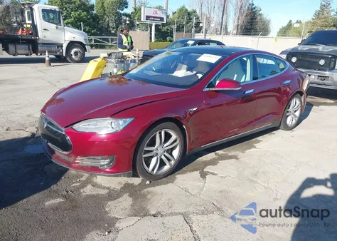 2012 Tesla Model S Signature z USA, uszkodzony, nr VIN 5YJSA1DN8CFS00373
